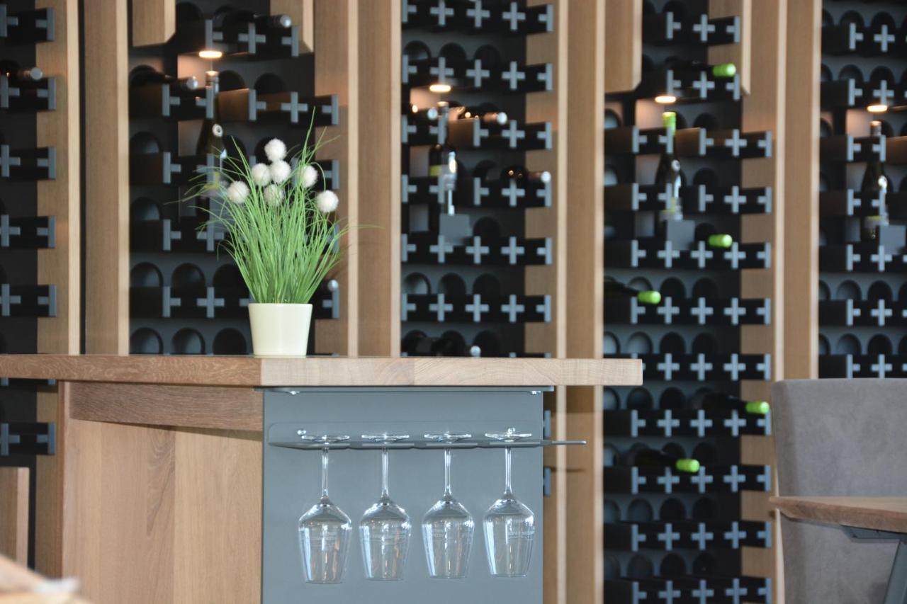 Weingut Bugner Meizelhof Klein-Winternheim Exterior photo